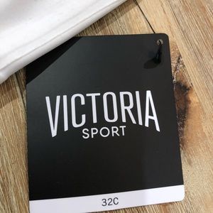 VS sports bra- white 32C build in bra